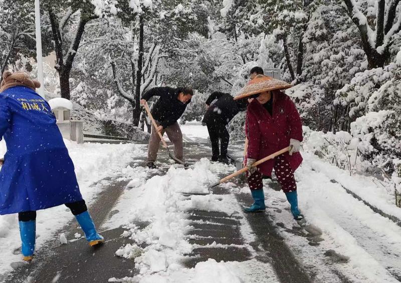 以雪為令，保駕護航——破冰除雪後勤在行動