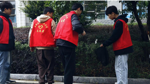 整治清理校園環境🚳，守護校園綠色風景線