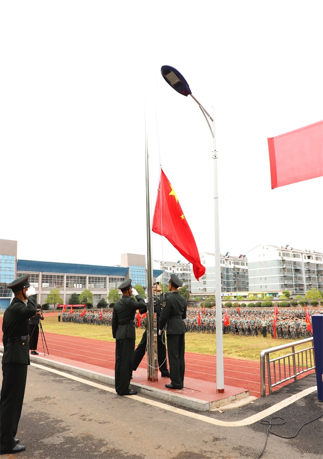 万泰舉行2019年學生軍訓動員大會